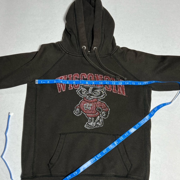 Wisconsin Badgers Distressed Hoodie size small - Picture 3 of 6